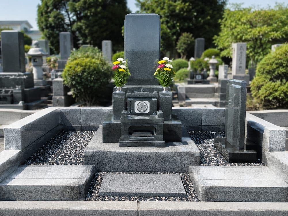 お墓掃除代行の清掃後(イメージ)